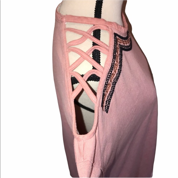 Annabelle Dusty Rose Embroidered Shoulder Cutout Blouse oversized Size Small - Picture 2 of 16